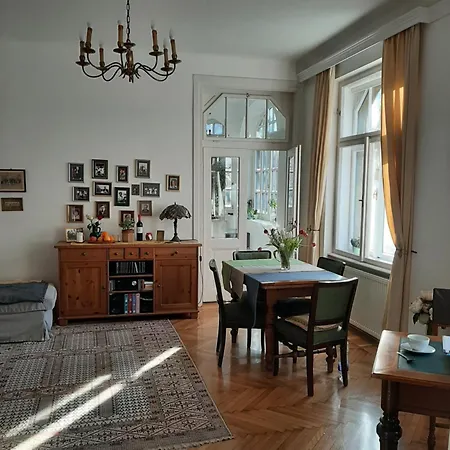 Boutique With Parking Apartment